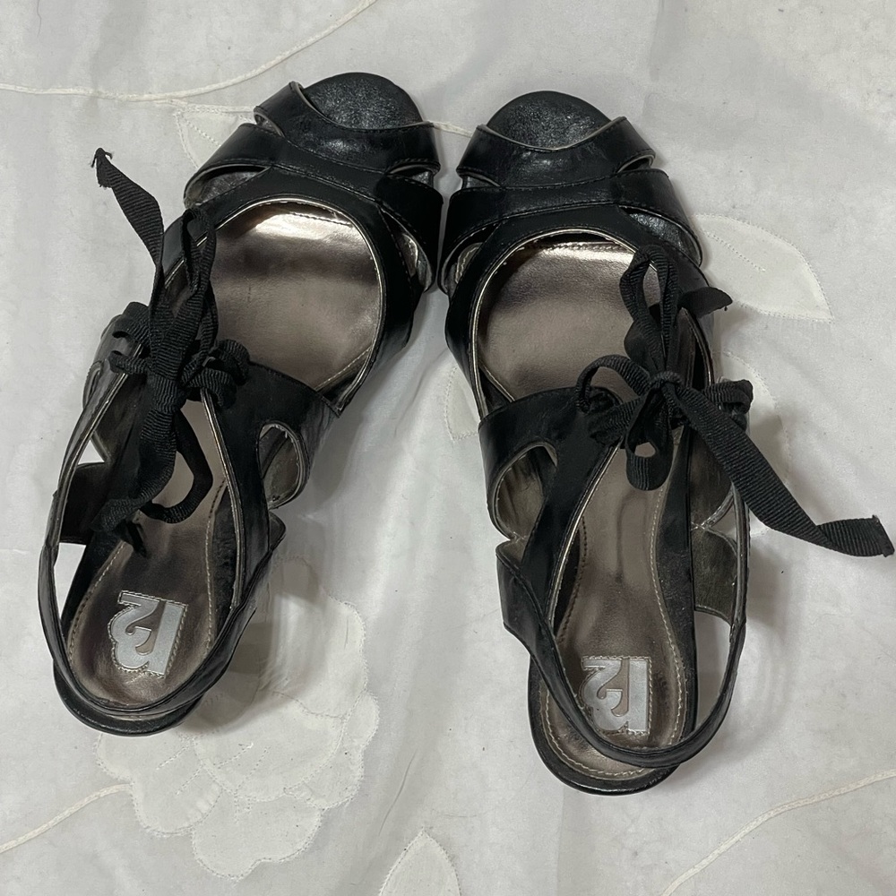 R2 Black Strappy Heels - Picture 6 of 8